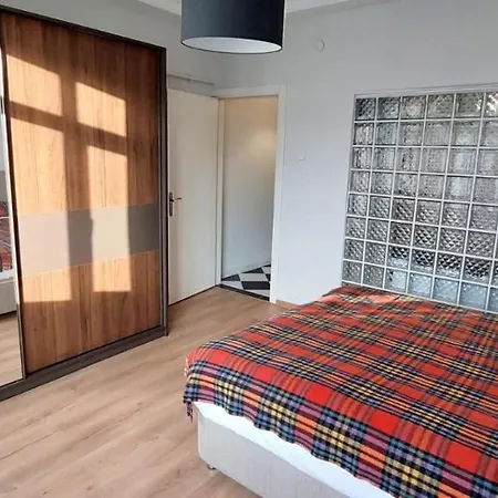Apartman Oezyuerek Isztambul